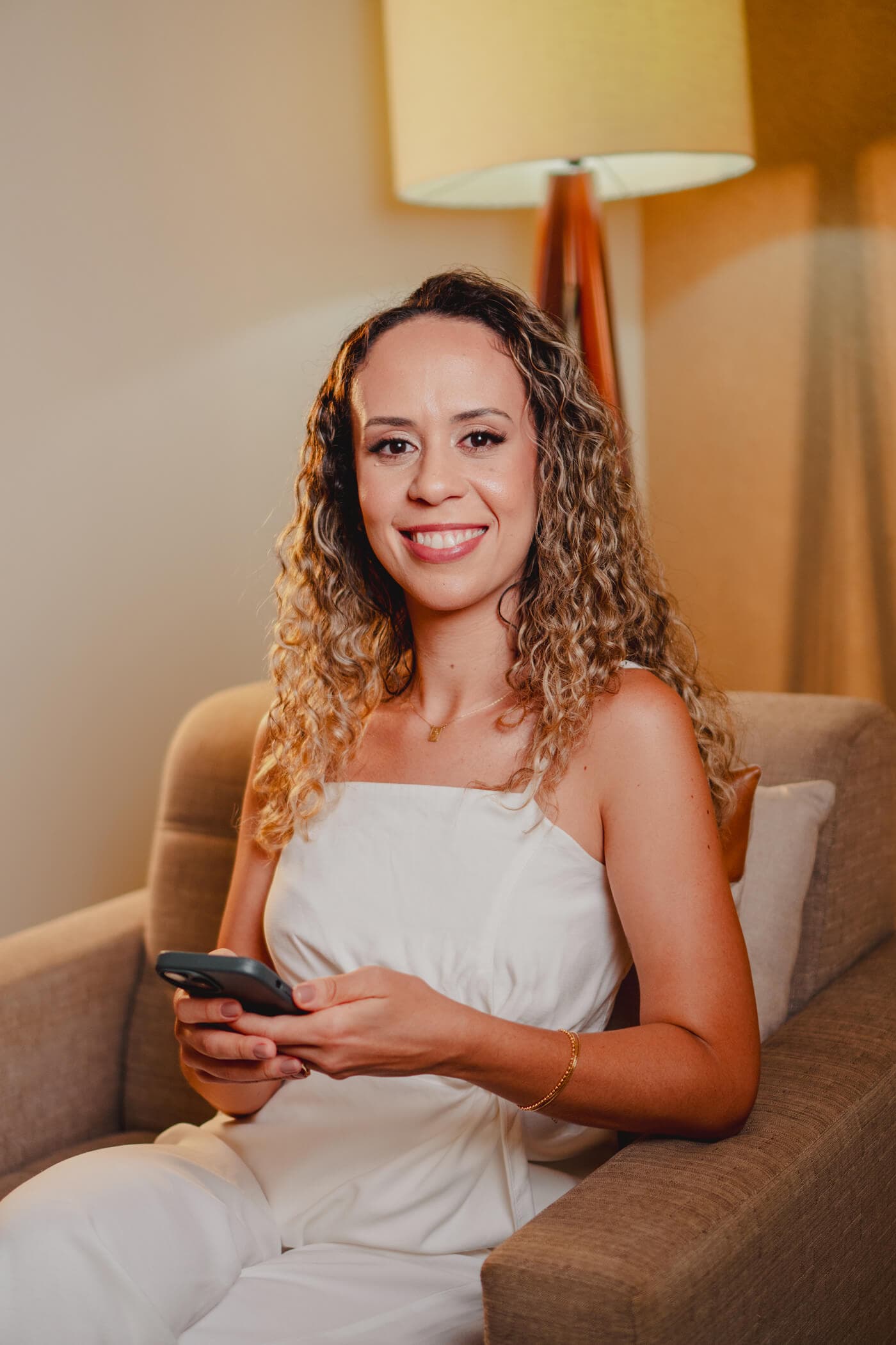 Camila Rosa, psicóloga clínica, em ambiente de escuta acolhedora