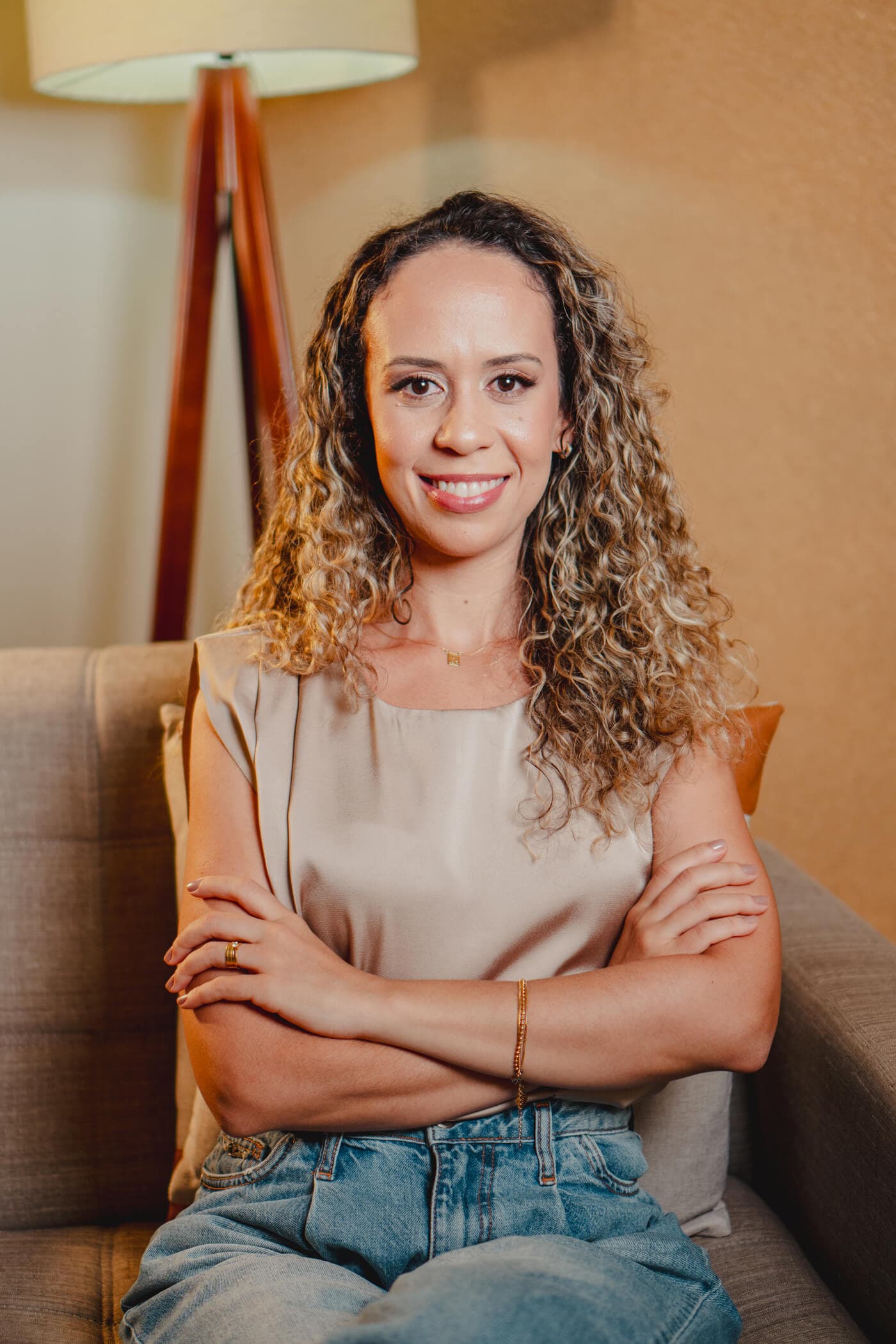Camila Rosa, psicóloga brasileira, atende brasileiros na Suíça online e em português